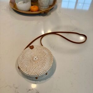 Round Rattan Straw Crossbody Purse - Cream